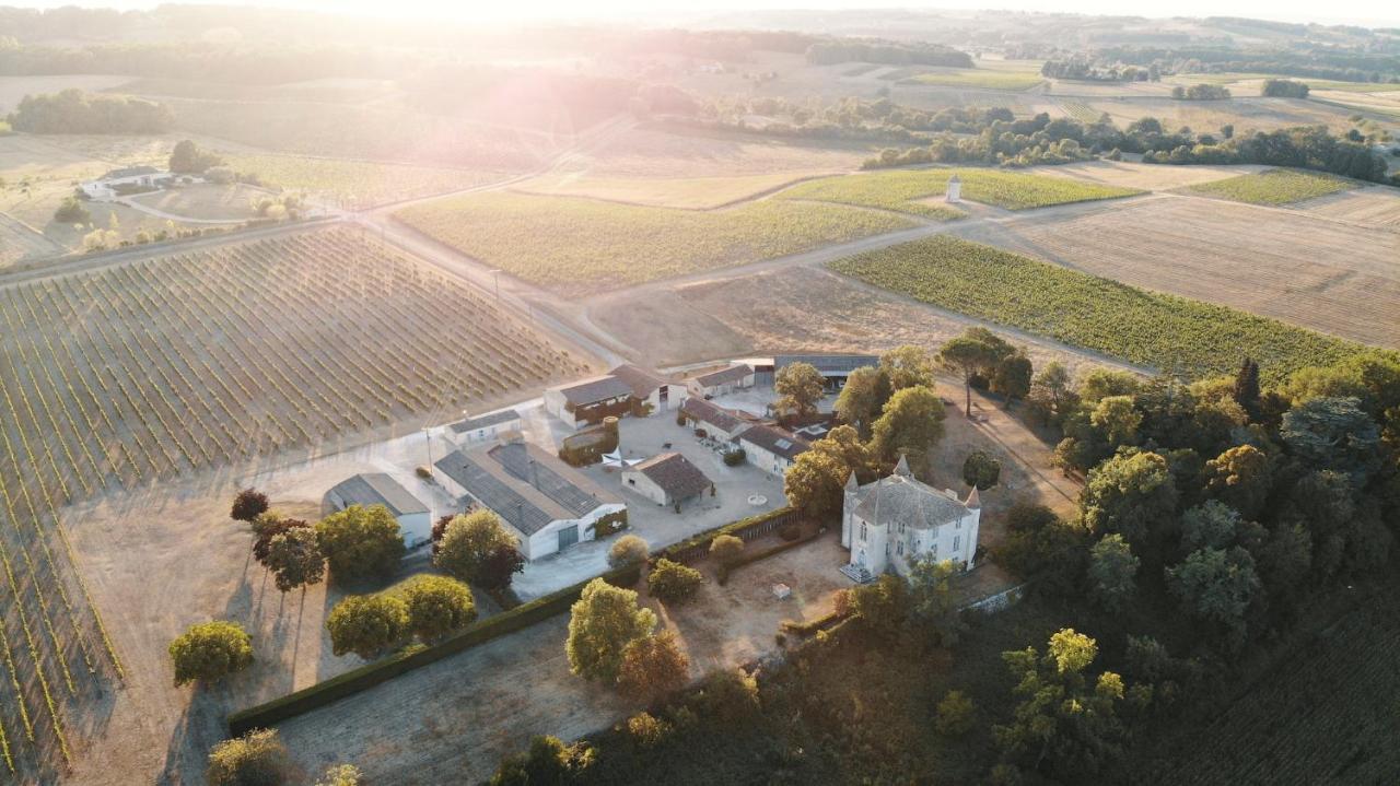Gîtes du Château de Panisseau Thénac Exterior foto
