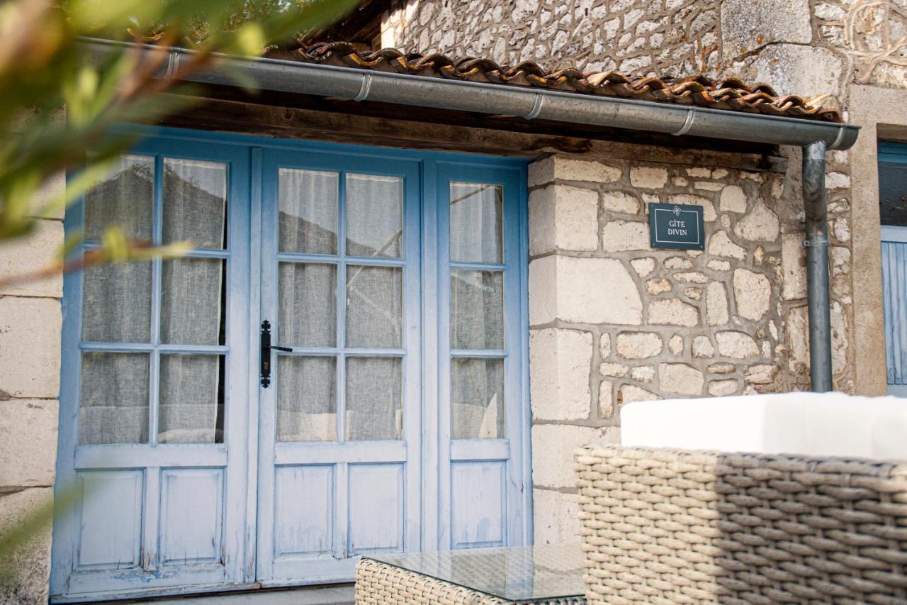 Gîtes du Château de Panisseau Thénac Exterior foto